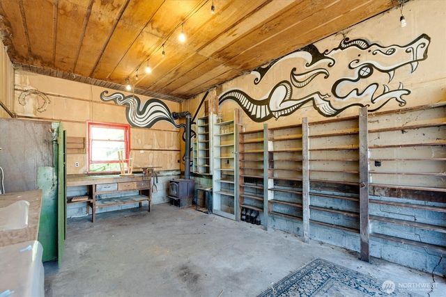 205 N Maple Hill Road, Kelso, WA 98626