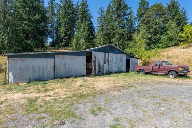 205 N Maple Hill Road, Kelso, WA 98626