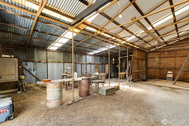205 N Maple Hill Road, Kelso, WA 98626