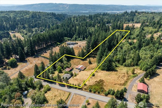 205 N Maple Hill Road, Kelso, WA 98626