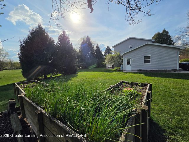 606 Peachtree Place, Mason, MI 48854