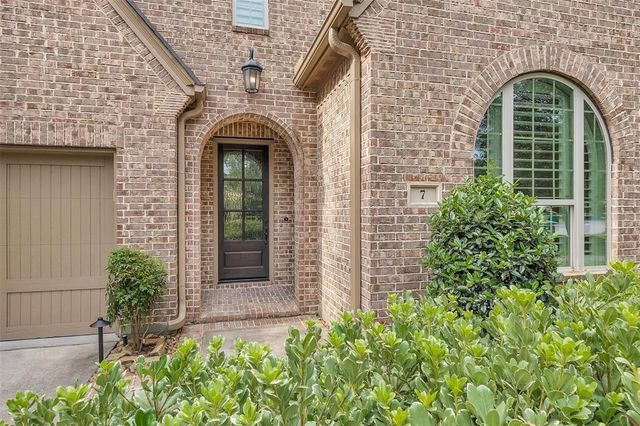 7 Woodglade Way, Tomball, TX 77375