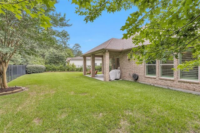 7 Woodglade Way, Tomball, TX 77375