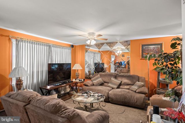 518 CARVER CT, Lawnside, NJ 08045