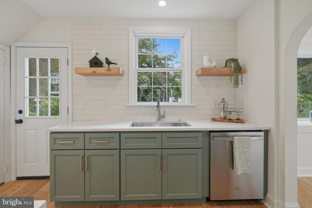 800 PLEASANT HILL RD, Wallingford, PA 19086