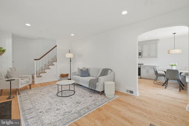 800 PLEASANT HILL RD, Wallingford, PA 19086