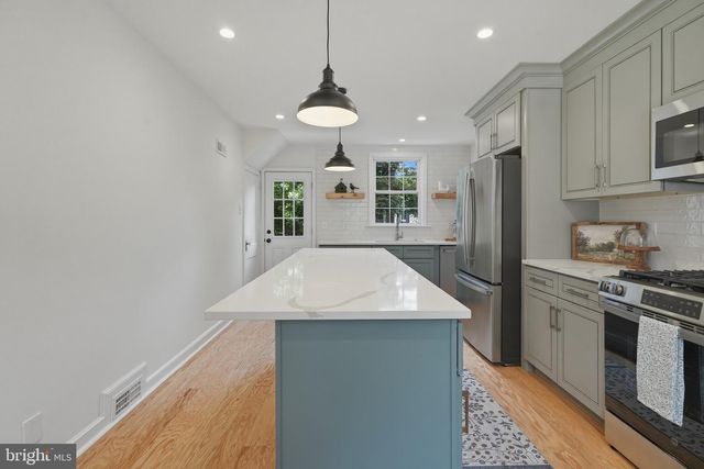 800 PLEASANT HILL RD, Wallingford, PA 19086