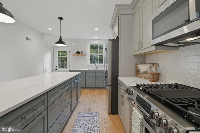 800 PLEASANT HILL RD, Wallingford, PA 19086