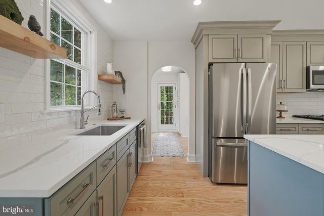 800 PLEASANT HILL RD, Wallingford, PA 19086