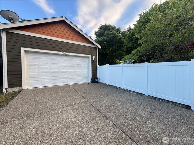 7508 Kodiak Avenue NE, Lacey, WA 98516