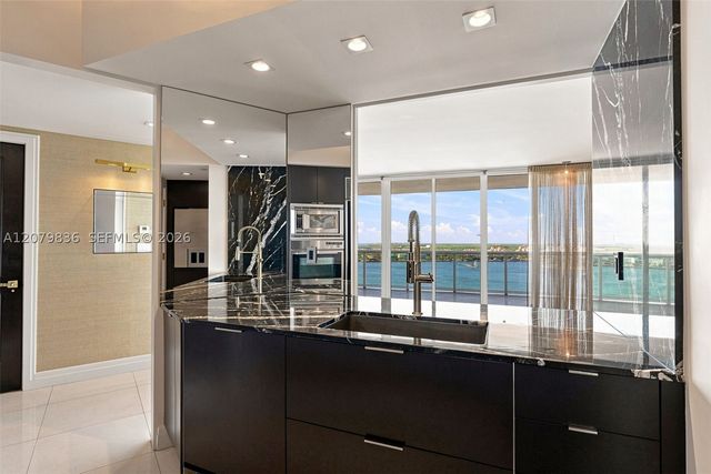 400 Alton Rd 1804, Miami Beach, FL 33139
