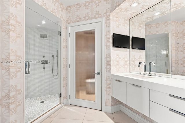400 Alton Rd 1804, Miami Beach, FL 33139