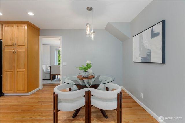 6155 93 Avenue SE, Mercer Island, WA 98040