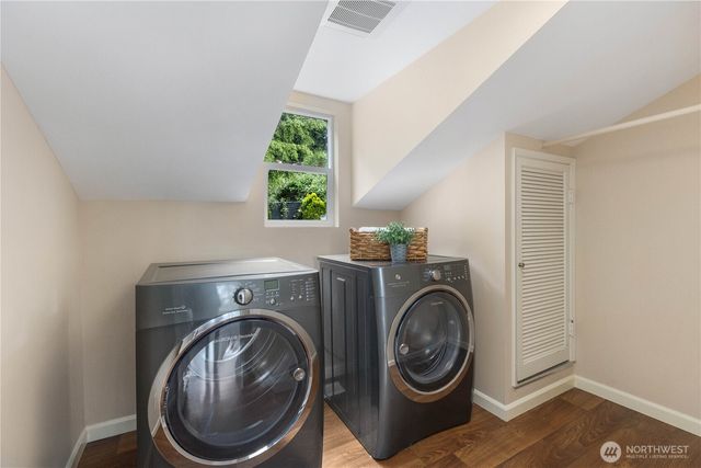 6155 93 Avenue SE, Mercer Island, WA 98040