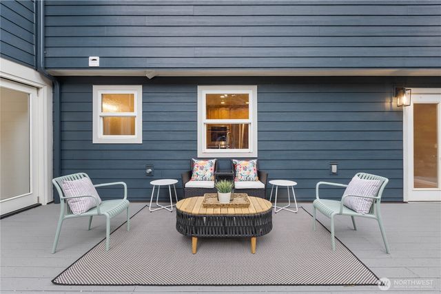 6155 93 Avenue SE, Mercer Island, WA 98040