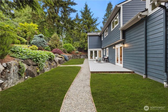 6155 93 Avenue SE, Mercer Island, WA 98040