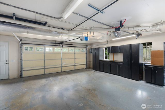 6155 93 Avenue SE, Mercer Island, WA 98040