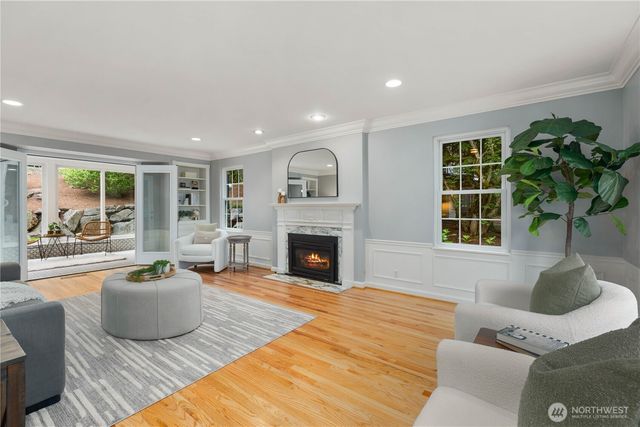 6155 93 Avenue SE, Mercer Island, WA 98040