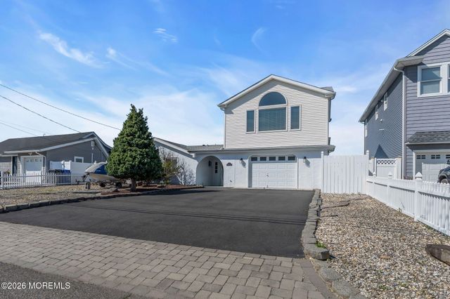 1838 Skiff Court, Toms River, NJ 08753