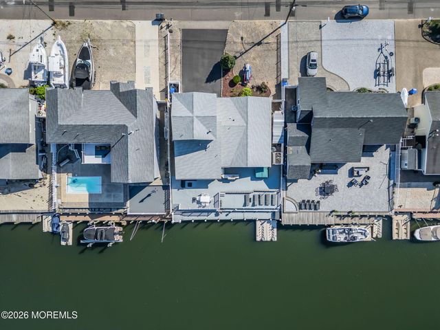1838 Skiff Court, Toms River, NJ 08753