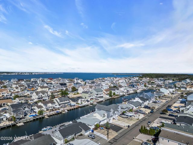 1838 Skiff Court, Toms River, NJ 08753