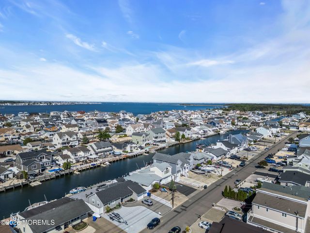 1838 Skiff Court, Toms River, NJ 08753