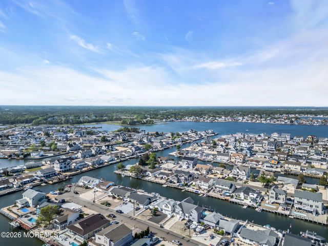 1838 Skiff Court, Toms River, NJ 08753