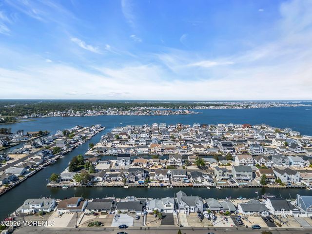 1838 Skiff Court, Toms River, NJ 08753