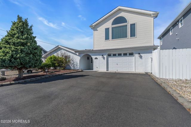 1838 Skiff Court, Toms River, NJ 08753