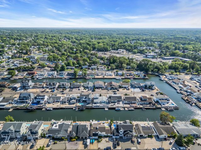1838 Skiff Court, Toms River, NJ 08753