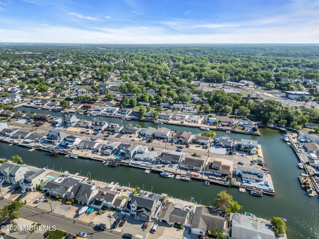 1838 Skiff Court, Toms River, NJ 08753