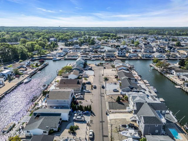 1838 Skiff Court, Toms River, NJ 08753