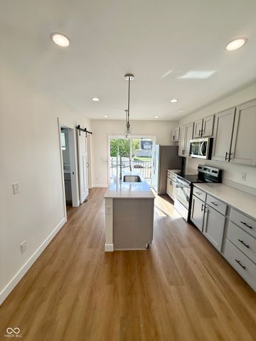 2607 E New York Street, Indianapolis, IN 46201