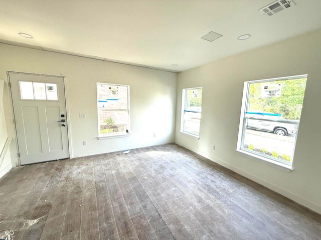 2607 E New York Street, Indianapolis, IN 46201