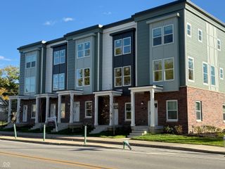 2607 E New York Street, Indianapolis, IN 46201