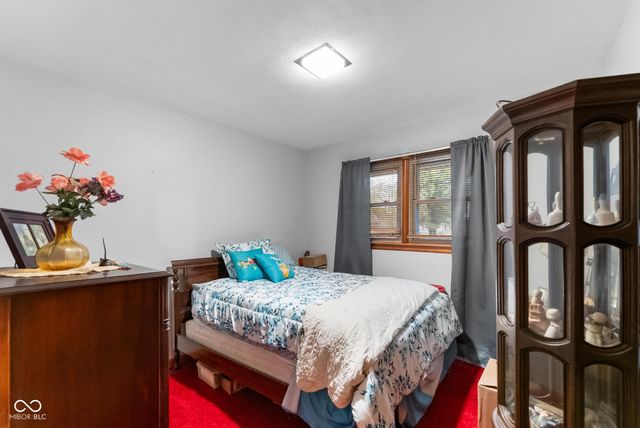 10883 E Greendale Drive, Seymour, IN 47274