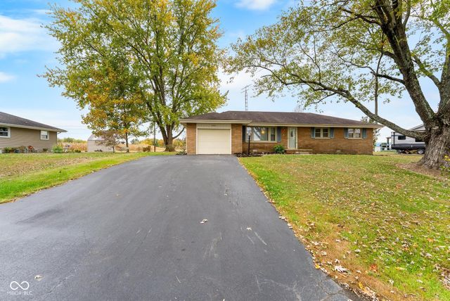 10883 E Greendale Drive, Seymour, IN 47274