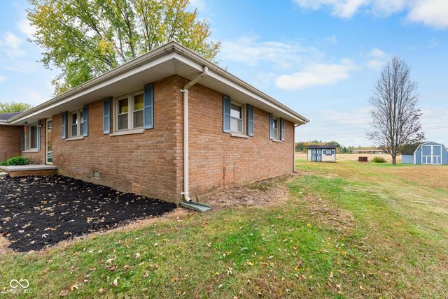 10883 E Greendale Drive, Seymour, IN 47274