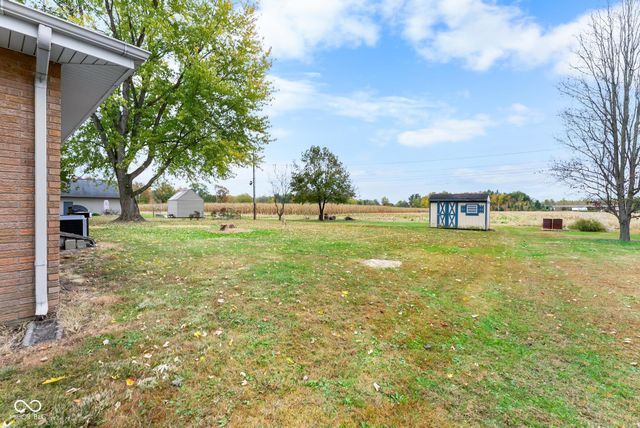 10883 E Greendale Drive, Seymour, IN 47274