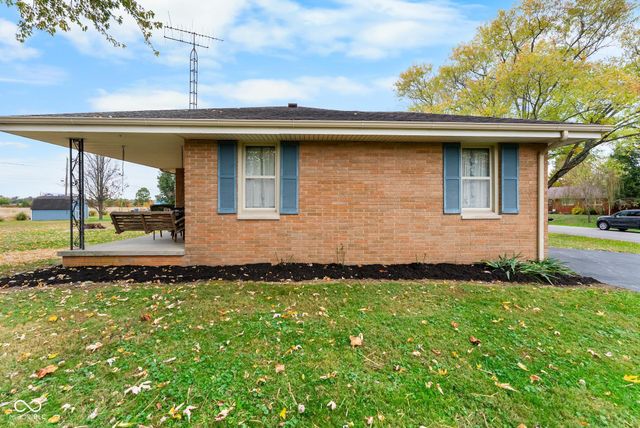 10883 E Greendale Drive, Seymour, IN 47274