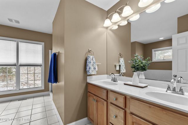 12104 Briargate Ln, Goshen, KY 40026