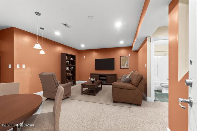 12104 Briargate Ln, Goshen, KY 40026