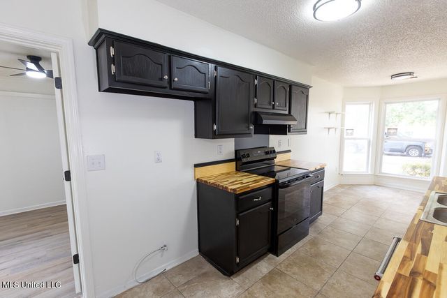 10335 Yates Drive, Olive Branch, MS 38654