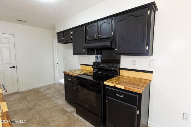 10335 Yates Drive, Olive Branch, MS 38654