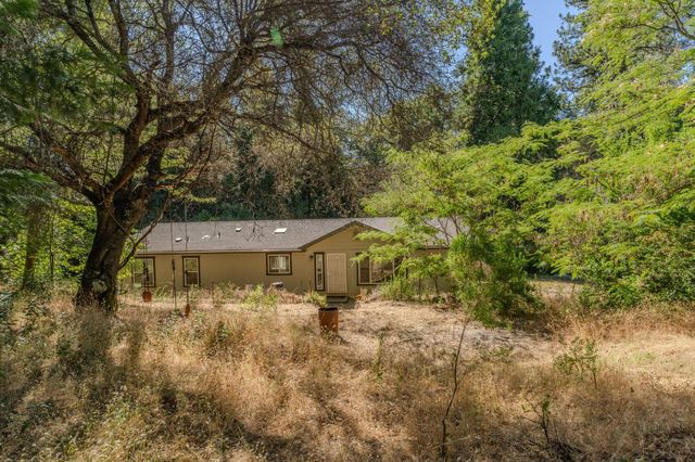 6240 Michel Rd, Mountain Ranch, CA 95246