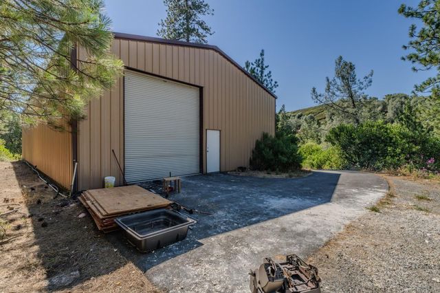 6240 Michel Rd, Mountain Ranch, CA 95246