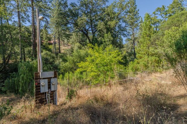 6240 Michel Rd, Mountain Ranch, CA 95246
