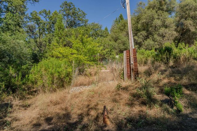 6240 Michel Rd, Mountain Ranch, CA 95246