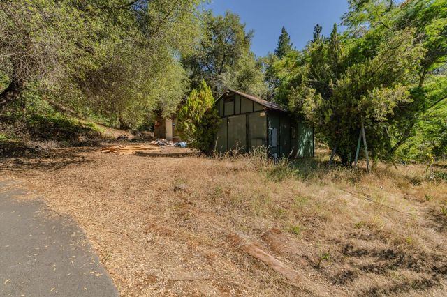 6240 Michel Rd, Mountain Ranch, CA 95246