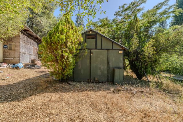 6240 Michel Rd, Mountain Ranch, CA 95246